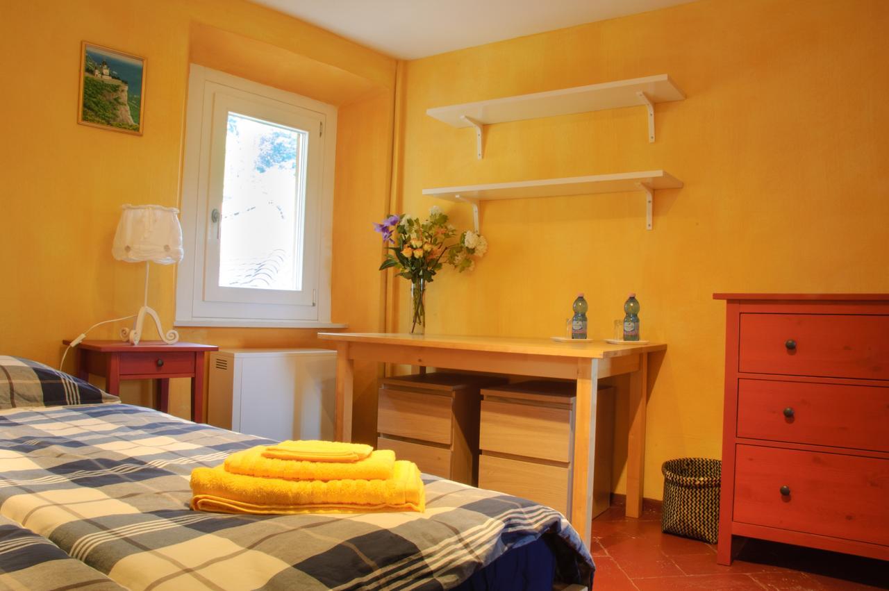 Chez Marianne Panzió Astano Kültér fotó