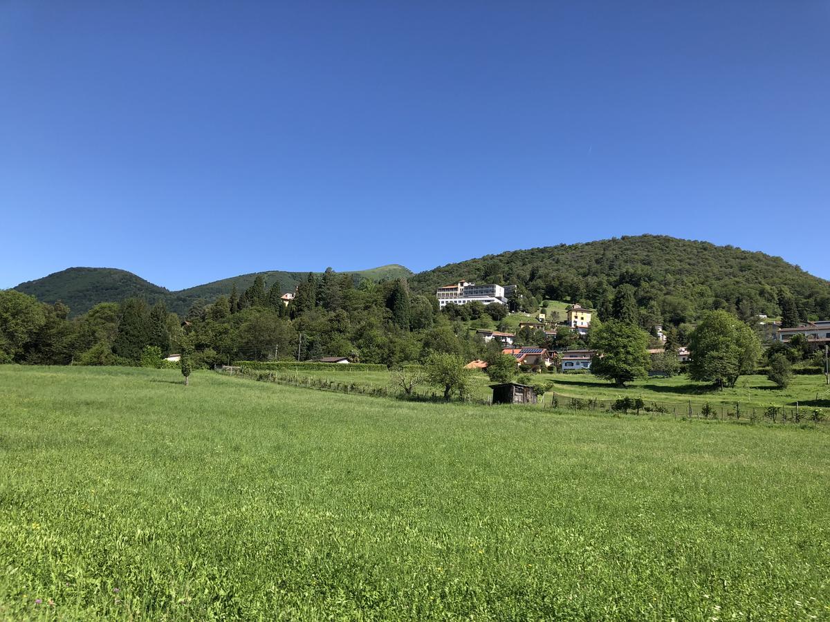 Chez Marianne Panzió Astano Kültér fotó