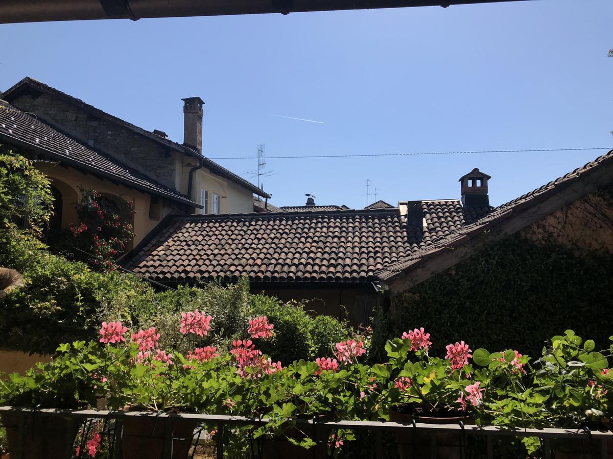 Chez Marianne Panzió Astano Kültér fotó
